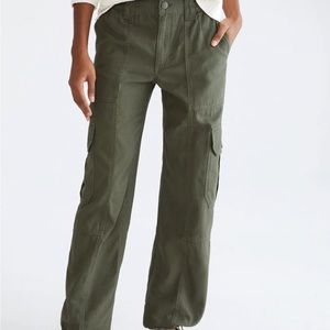 Aeropostale low rise flare utility size 8 cargos